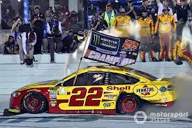 The 1997 world champion moved to nascar via the truck series in 2007, with a best finish of 14th. Nascar Titel 2018 Fur Joey Logano Nach Duell Gegen Truex Jr