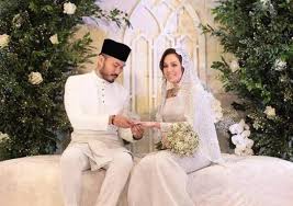 Setiap pasangan mengimpikan majlis pernikahan yang indah bersama cinta hatinya. Nelydia Selamat Bergelar Isteri Dengan Sekali Lafaz Selamat Pengantin Baru Prebiu Com