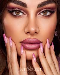 Beauty @s.b.997 @lara_gilles 💖💖 @jennifergalle @mg_photoretouch  @nagelfee_sarah_ #jetsetbeautyproducts #nailposter #nailsnailsnails  #naillove #nailpolish