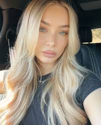 Debbie Howlett's Instagram, Twitter & Facebook