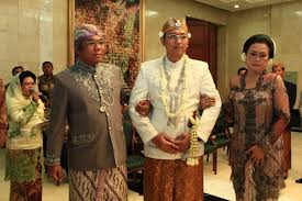 Koleksi Terbaru Fungsi Pakaian Adat Sunda Jessy Gallery Di 2020 Model Pakaian Baju Pengantin Pengantin Pria