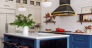 Blue Is Timeless And Check Out That Hidden Bar Bistrokitchen Bluekitchen Kitchendesign Interiorde Kitchen Styling Bistro Style French Bistro Kitchen