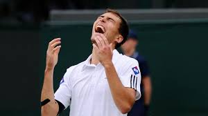 Wimbledon: Jerzy Janowicz beat Lukasz Kubot to book his place in the last  four