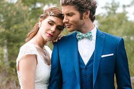 Ce costume comprend une veste, un gilet, un pantalon, une chemise et une cravate. Costume De Mariage Quelle Marque Choisir