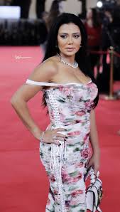 صور رانيا يوسف بفستان عاري الصدر والاكتاف بالابيض والوان الورود Formal Dresses Long Arab Celebrities Formal Dresses