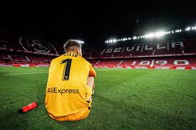 Penalty assegnato dopo il check al var per uno sgambetto di gudelj ai danni di koke appena entrati in area di rigore. El Album De Recuerdos De Tomas Vaclik En El Sevilla Fc Sevillismo
