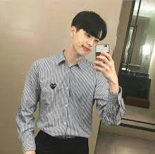 At the height of its popularity, it was not rare to see celebrities spotting this style. Tags Ulzzang Ulzzangfashion Ulzzanggirl Ulzzangcouple Ulzzangboy Ulzzangmakeup Ulzzangstyle Ulzzangkorea Ulzzangselca Kpo Ulzzang Boy Korea Boy Asian Boys