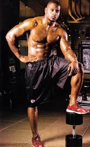 He is the son of san. Kellen Winslow Work Out 10 Thomas Jones ì¬ì§