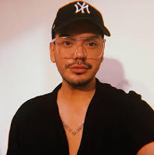 Ramon Rodela's Instagram, Twitter & Facebook