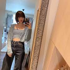 instagram의 乃木坂46 堀未央奈님 𝓃𝑒𝓌 𝓂𝒾𝓇𝓇𝑜𝓇 家を出るまえに全身の コーディネートをチェックして それに合わせて 靴を考えています 乃木坂46 堀未央奈 ファッション 格好 乃木坂46 堀未央奈