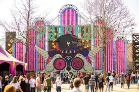 2019 marks the 27th festival (27 total). Live Report Paaspop Geeft Geweldige Kick Off Van Het Festivalseizoen