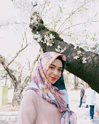 Cewek jilbab cantik lagi main kuda²an подробнее. Ayana Jihye Moon