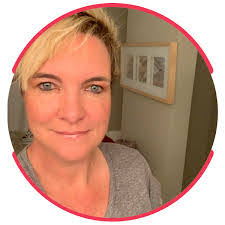 Julie Hurd's Instagram, Twitter & Facebook