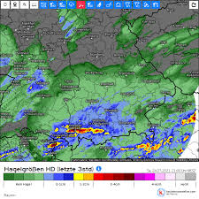 Am frühen nachmittag wurde etwa um 15 uhr die autobahn a1 zwischen piacenza und parma in der höhe von fidenza von einer superzelle mit großem hagel getroffen. S8hr2glno42l M