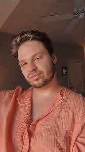 Hey everyone! My name is Andrew, I'm 26, gay, and looking to make some new  friends to hang out with downtown! I love cooking, theatre, music, taking  care of my plants, and