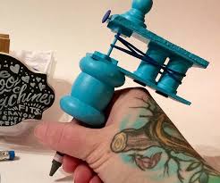 This novelty crayon holder comes in a variety of vibrant hues and is perfect for a child curious about familiarize your young artist with the tools of trade by letting them color using the crayon tattoo. Crayon Tattoo Machine