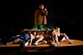 Juni 2020 0comments 416 views schauspielerin carmen witt lädt ein zum kurzurlaub in ihrem badezimmer! Shakespeare In Der Badewanne Entfalter