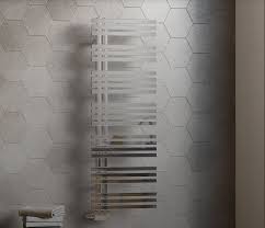 Die befestigung erfolgt rückseitig zwischen den querrohren. Exklusivitat Fur Ihre Individuelle Wohlfuhl Oase Kompetente Beratung Vom Badexperten Bemm Blues Top Badheizkorper Badwarmer Edelstahl Poliert Oder Satiniert