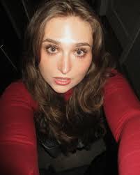 via☀️ (@oliviadorne) • Instagram photos and videos