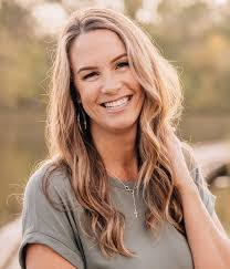 Darlene Doss's Instagram, Twitter & Facebook