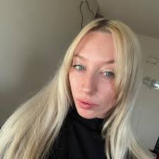 Rihanna took to Instagram earlier this week to announce that she's bringing  Fenty Beauty to Ulta Stores next month!