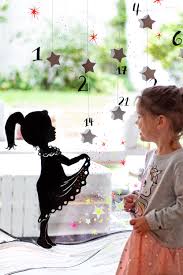 Adventskalender Mit Sterntaler Motiv Als Fensterbild