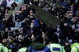 Последние твиты от manchester city (@mancityfc_fans). Manchester City Fans Tear Down Advertising Signs And Throw Missiles At Police As Fa Cup Campaign Ends In Disgrace Mirror Online