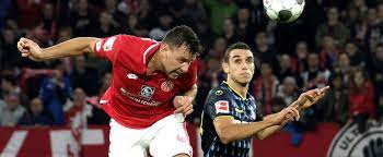 Viel platz auf der ungarischen rechten seite, dies erlaubt. Mainz 05 Szalai Zukunft Entscheidet Sich Wohl Erst Nach Der Em
