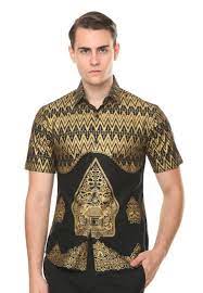 Model baju batik untuk pria modern ini merupakan salah satu alternatif pilihan bagi para pekerja pria di lingkungan kantor karena warna kombinasi yang tercipta pada kain batik tersebut menonjolkan warna yang menjadi trend pada tahun ini. Inspirasi Model Batik Klasik Pria Pada Membuat Gamis Batik Terbaru Eza Batik
