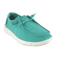 A group of friends work together with their boss at a dude ranch and go through many fun moments and mishaps along the way. Dude Chaussures Confort Legeres Et Pliables Chaussmart