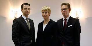 Anwalt will mit zschäpe über mögliche schritte beraten. Anwalte Im Nsu Prozess Drei Fur Zschape Taz De