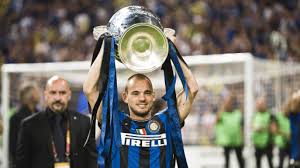 Wesley sneijder (born 9 june 1984) is a retired dutch professional footballer.he was named uefa midfielder of the season and one of the three best midfielders in the world for 2010 by fifa.a product of the ajax youth academy, he started his professional career playing for ajax, with whom he won four trophies and was awarded the johan cruyff trophy in 2004. Wesley Sneijder Spielerprofil Transfermarkt