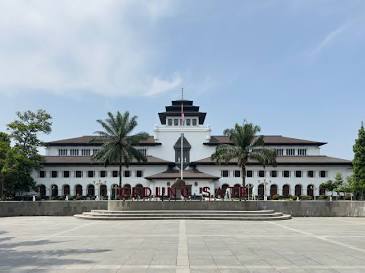 Gedung Sate - Wikipedia bahasa Indonesia, ensiklopedia bebas
