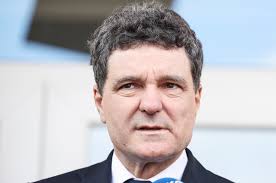 Romania: Presidentvalget svært jevnt i opptellingen