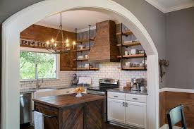 The Prettiest Farmhouse Kitchen Makeovers On Fixer Upper Farmhouse Kitchen Design Fixer Upper Kitchen Modern Farmhouse Kitchens