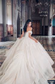 Check spelling or type a new query. Brautmode Von Disney Fur Alle Braute Die Sich Wie Cinderella Belle Oder Jasmine Fuhlen Wollen Vogue Germany