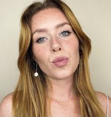 Vanessa Holly's Instagram, Twitter & Facebook