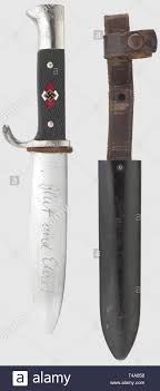 It existed from 1922 to 1945. Ein Hitler Jugend Messer Mit Motto Atzen Und Paper Ausgabe Tasche Teekocher Herbertz Meurer Solingen Die Klinge Mit Geatzten Motto Und Hersteller Marke Verchromt Griff Kunststoff Schwarz Griffschalen Mit Emaillierter Hj Emblem