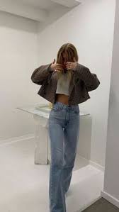 She became popular on instagram where she posts lifestyle and game photos for 60,000 followers. Paige Almendariz Paigealmendariz Profile Pinterest