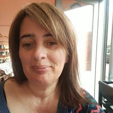 Hi lovelies. My friends are visiting Edinburgh for 2 days from Australia  and Japan. What is the best place for dinner that serves Scottish food and  great atmosphere also not overly expensive?