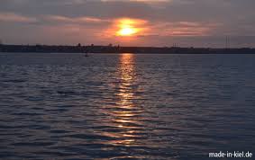 Sonnenuntergang Nahe Dem Kohlekraftwerk In Dietrichsdorf Sonnenuntergang Kohlekraftwerke Dorf