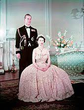 Following the news, the tour was abandoned, and the young princess flew back to britain as queen. Elizabeth Ii Wikipedia