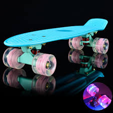 Chi Yuan 22 Skateboard Mini Cruiser Board 22 Retro Skate Board Complete With Led Lighting Up Wheels Cruiser Boards Skateboard Light Led Lights