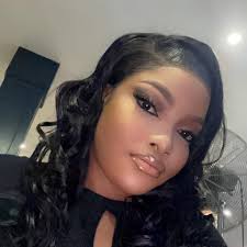 Bella Shmurda! Back up vocals toh lovely! More BIG WiZ x Bella soon. 🖤🦅