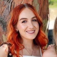 Elouise Walker's Instagram, Twitter & Facebook