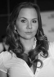 Feliz cumpleaños MICHELLE VIETH Nacio el 19 de noviembre de 1979 en Cdmx,  Mexico; ​Es una actriz mexicana. A los 16 años de edad, cursaba el primer  año de secundaria cuando una