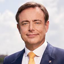 Since 2004 de wever has been the leader of the new flemish alliance, a belgian politic. Bart De Wever Bart Dewever Twitter