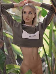 Sarah Sinclair - Free pics, galleries & more at Babepedia