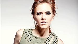 Oregon beauty queen gets her gaming face on