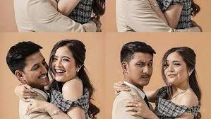Cari Ide Outfit Buat Prewedding Contek Aja Gaya Fashion Oke Dari Pasangan Ini Dimulai dari tulisan tentang prewedding ini, aku akan sharing ke kalian tentang pernikahanku, dimulai dari prewedding, martumpol, pesta adat sampai dengan honeymoon hihihihi.